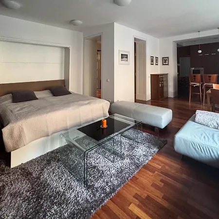 Апартаменты 29 Old Town, 2 Bathrooms, Ac, Quiet