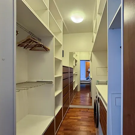 29 Old Town Apartment *