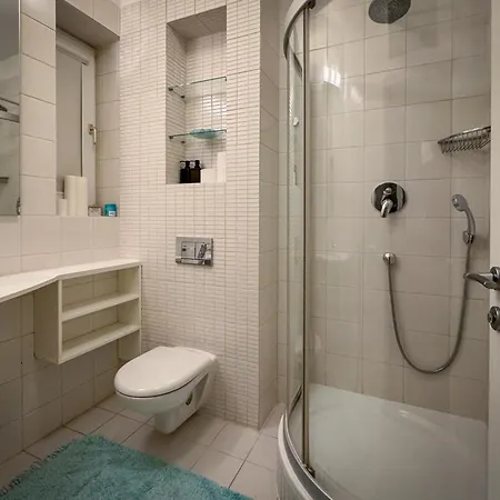 29 Old Town, 2 Bathrooms, Ac, Quiet * ブラチスラヴァ