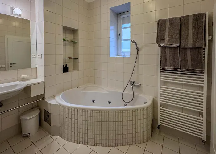 29 Old Town, 2 Bathrooms, Ac, Quiet