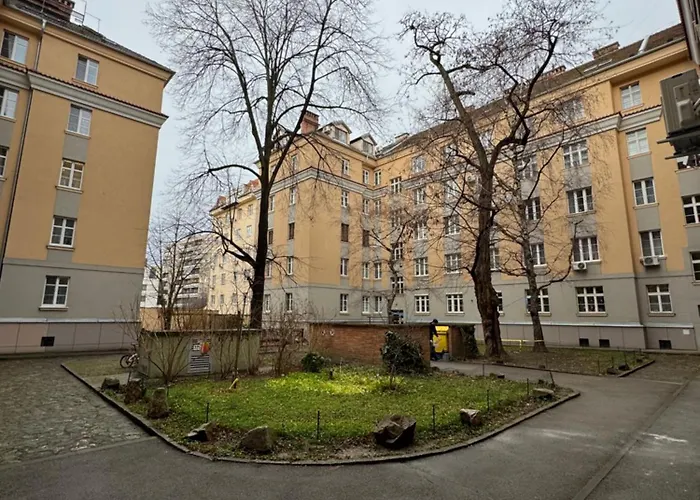 29 Old Town, 2 Bathrooms, Ac, Quiet Bratislava