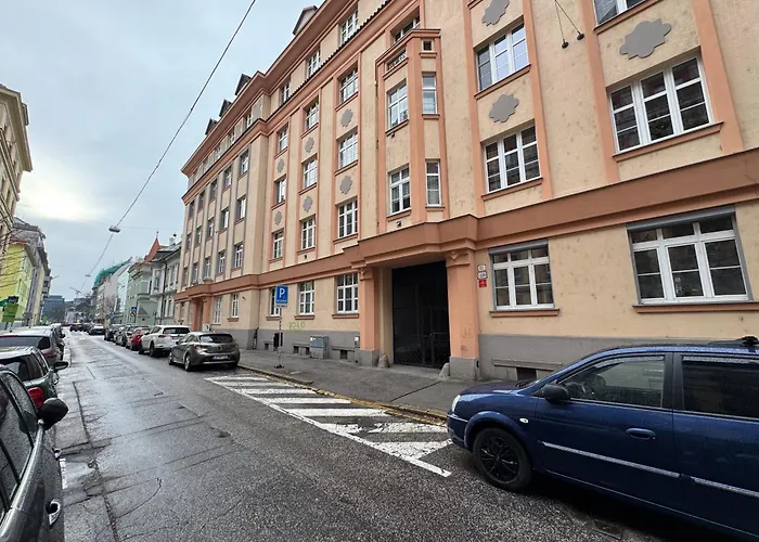 29 Old Town, 2 Bathrooms, Ac, Quiet Bratislava