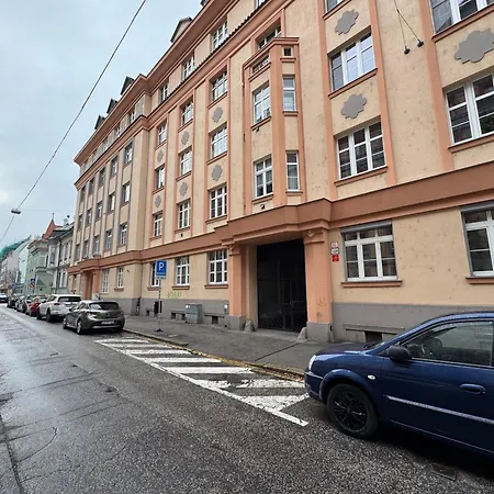 29 Old Town, 2 Bathrooms, Ac, Quiet Bratislava